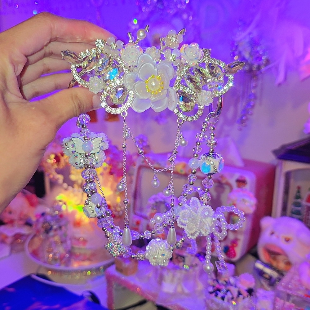 Elegant Floral Crystal Phone Clip